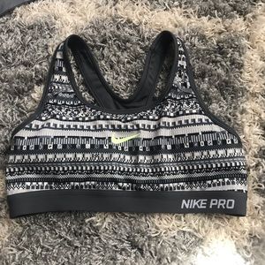 Nike pro sports bra NWOT